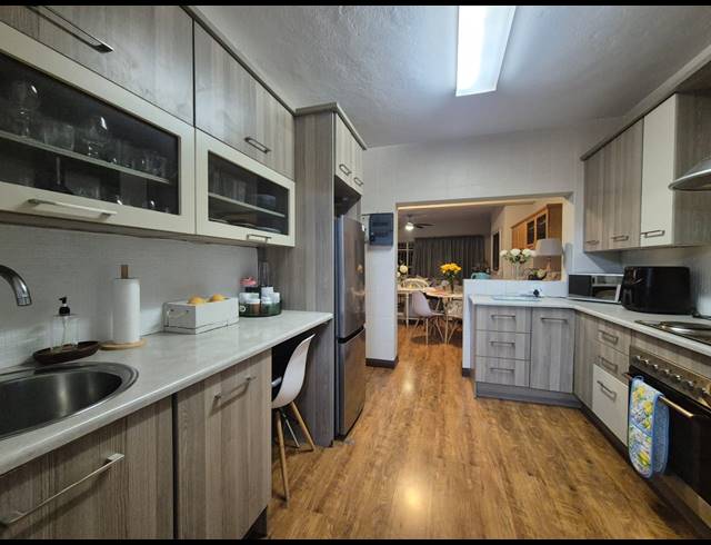 3 BEDROOM TOWNHOUSE FOR SALE IN THREE RIVERS PROPER